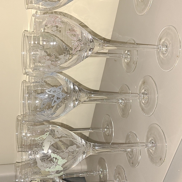 No brand Kitchen 2 Crystal Etched Stemware Wine Glasses Poshmark